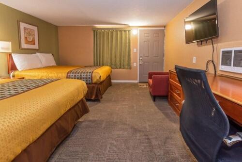 Town Motel *
