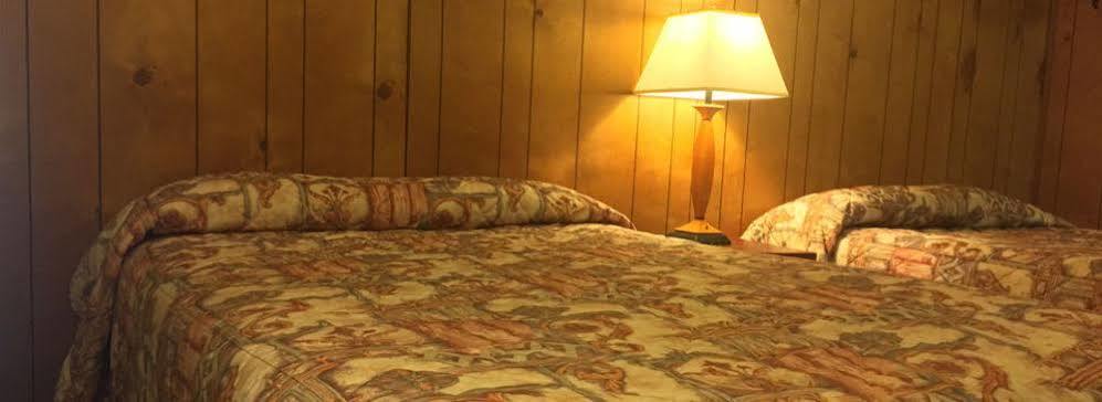 Town Motel *