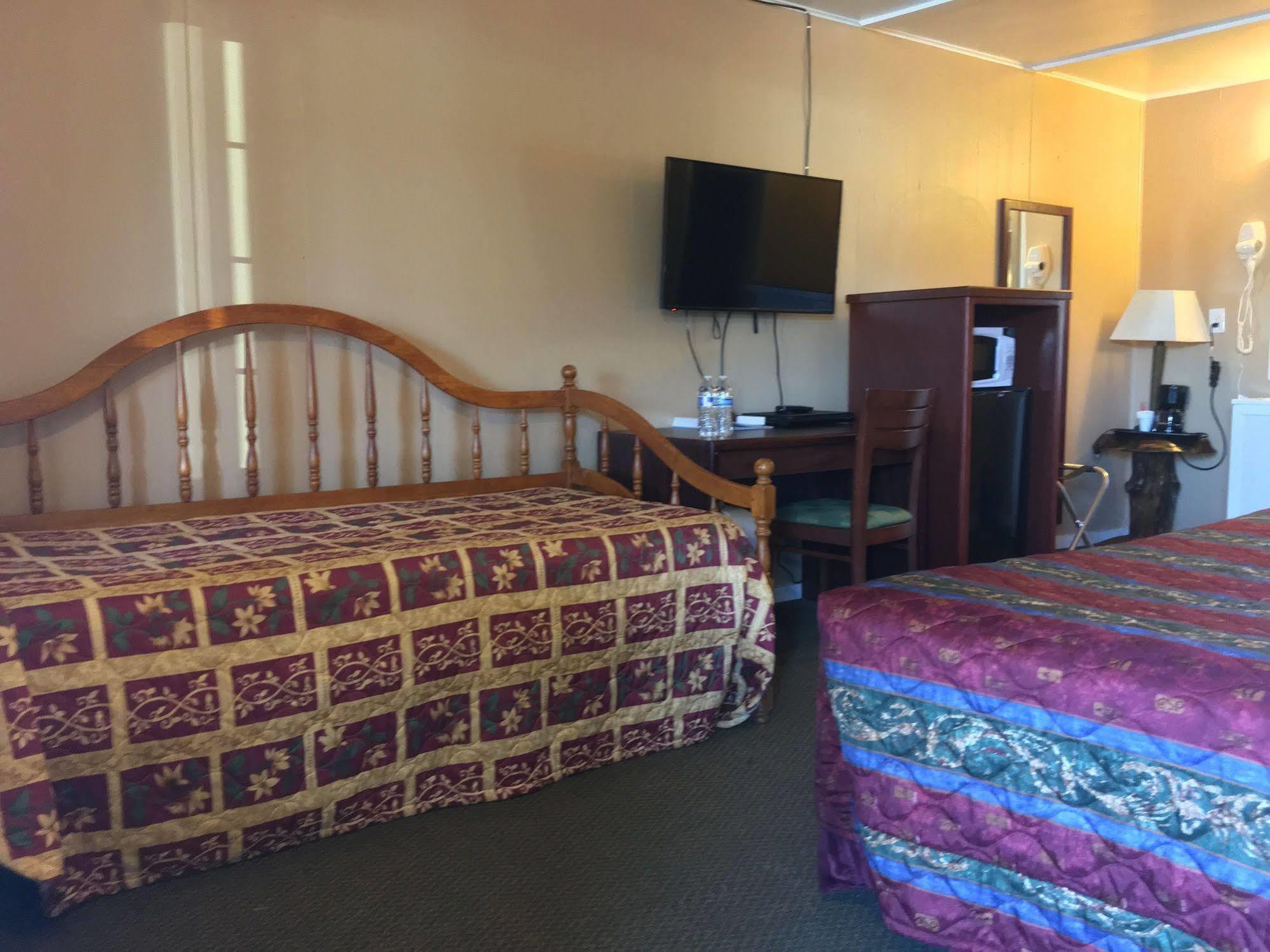 Town Motel Forks